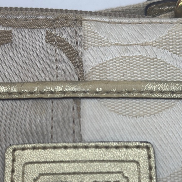 Coach Beige and Cream Logo Crossbody Bag CP7656A - Picture 10 of 14
